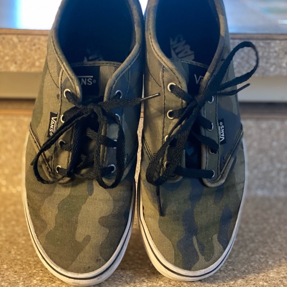 Big kids size 5 camouflage green vans - Picture 1 of 4